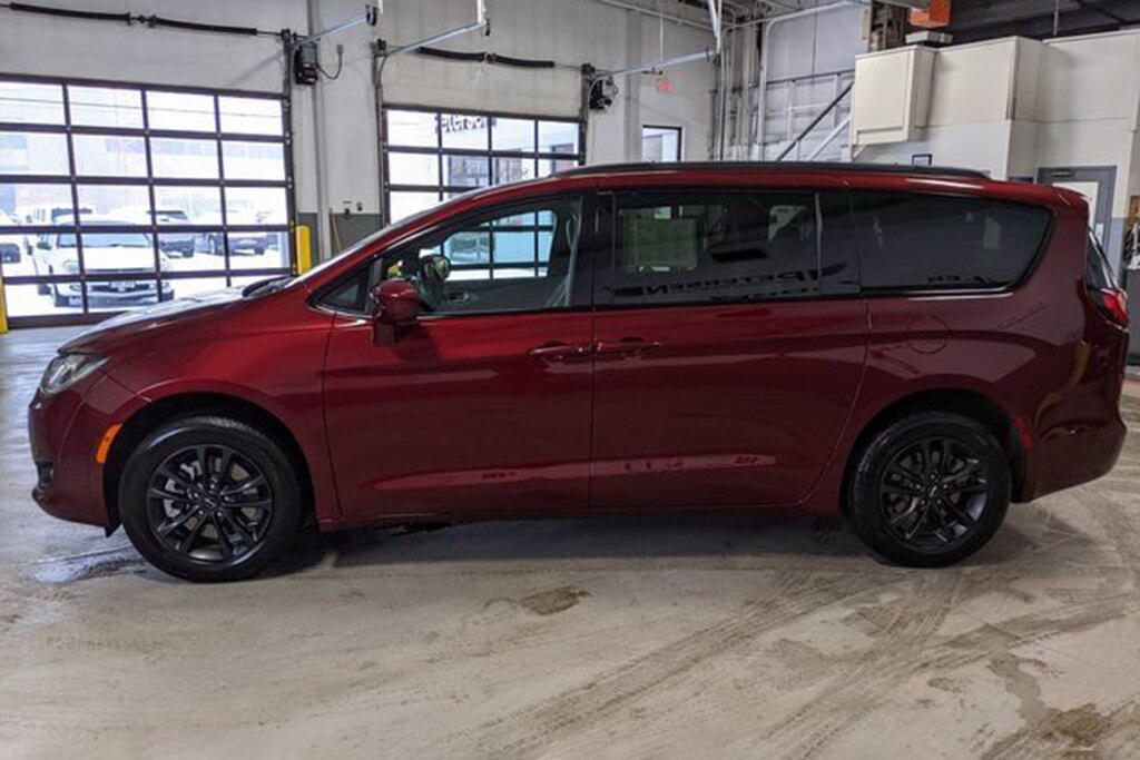 All wheel drive minivans for sales sale
