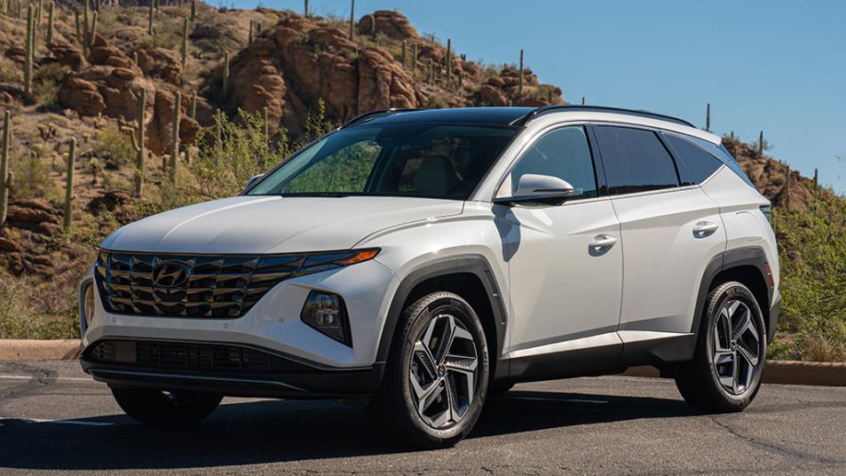 2022 Hyundai Tucson Hybrid in white