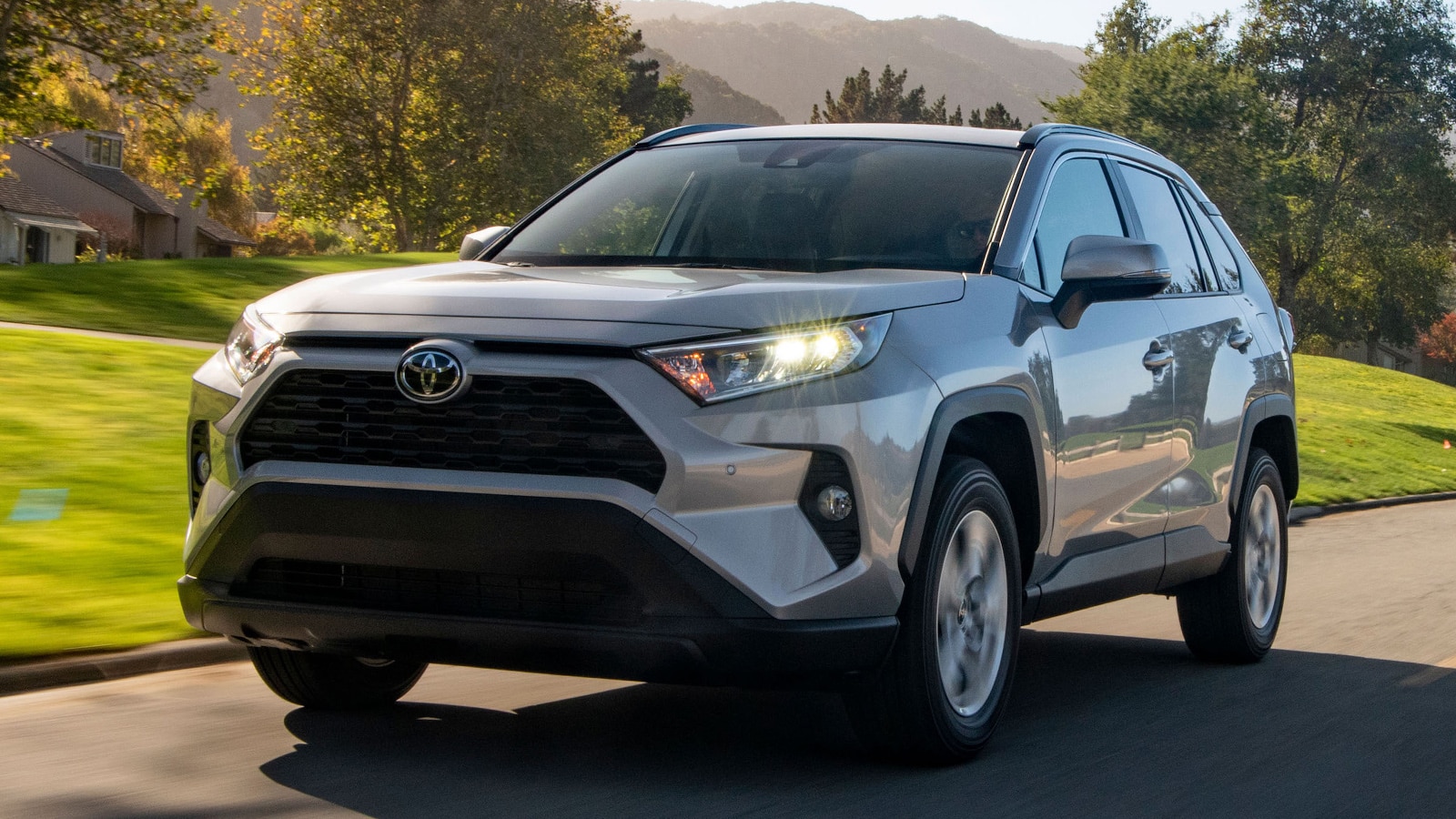 2019 Toyota RAV4 in silver driving