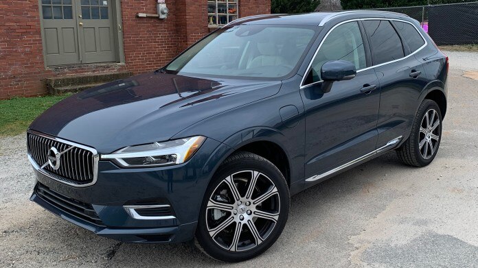 2021 Volvo XC60 Front Left Side in Blue
