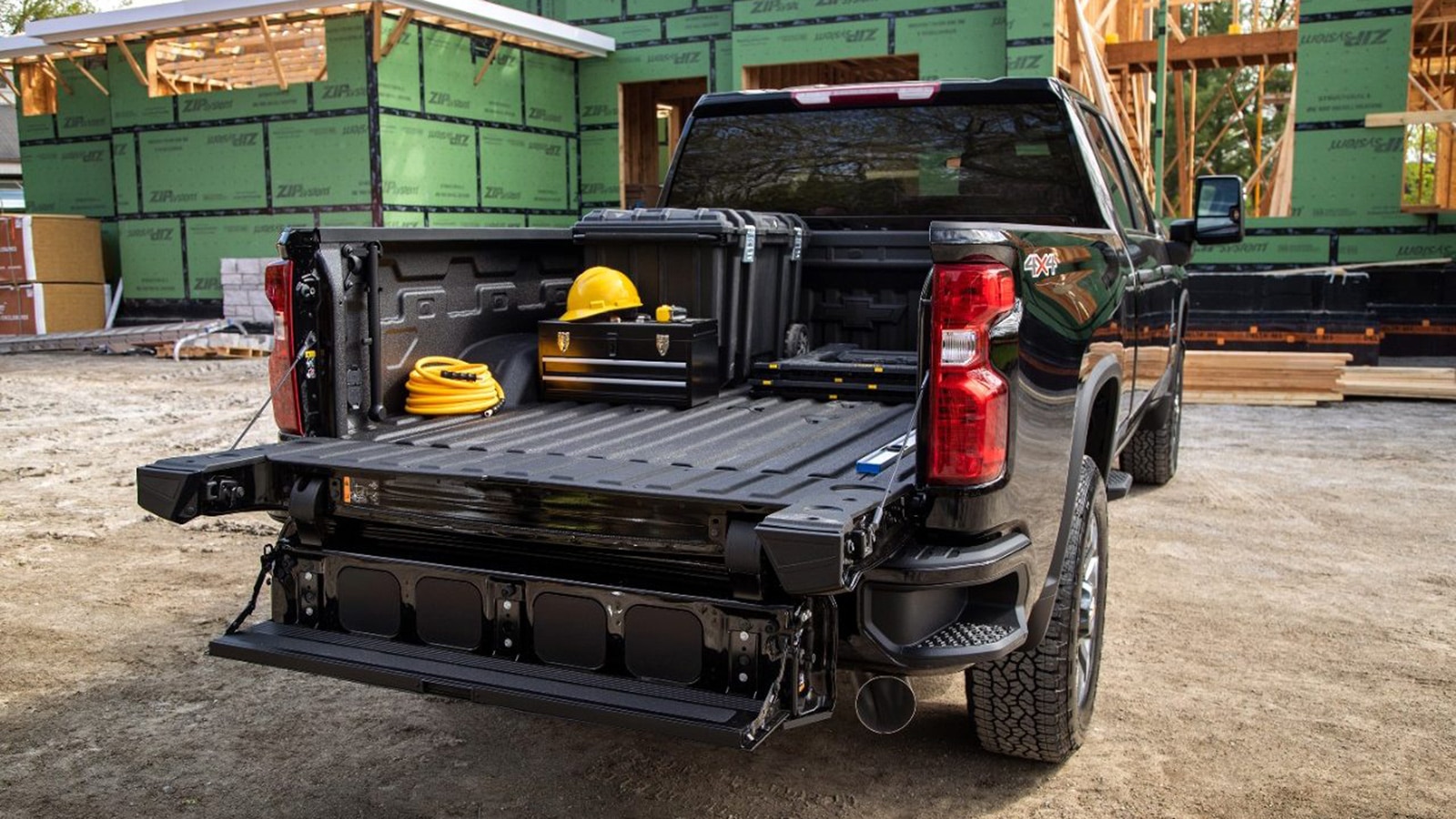 Chevrolet Extends Innovative MultiFlex Tailgate to 2022 Silverado HD