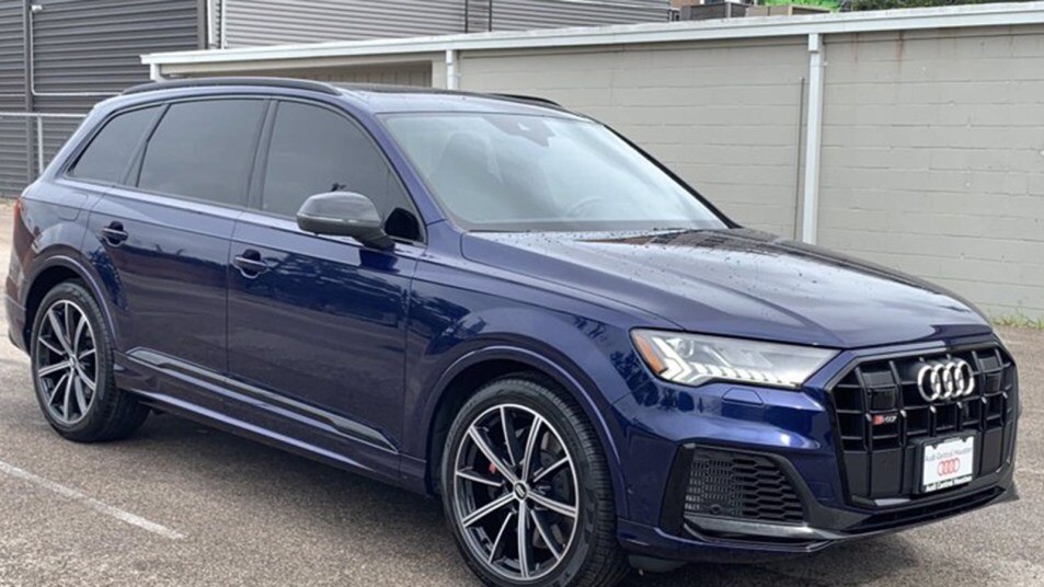 2020 Audi SQ7 Front Right Side in Blue