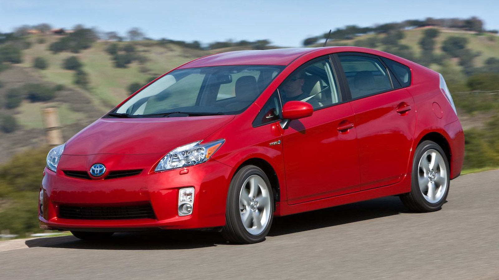 2010 Toyota Prius Lado izquierdo delantero en rojo