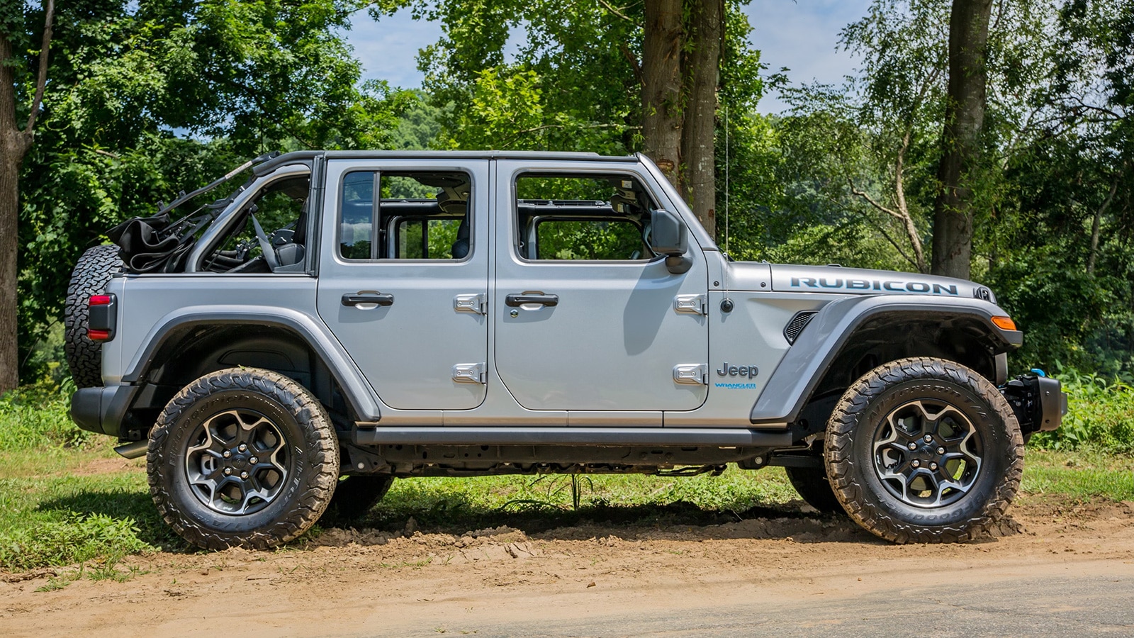 Here's How the Jeep Wrangler and the Ford Bronco Stack up for Family  Hauling - Autotrader