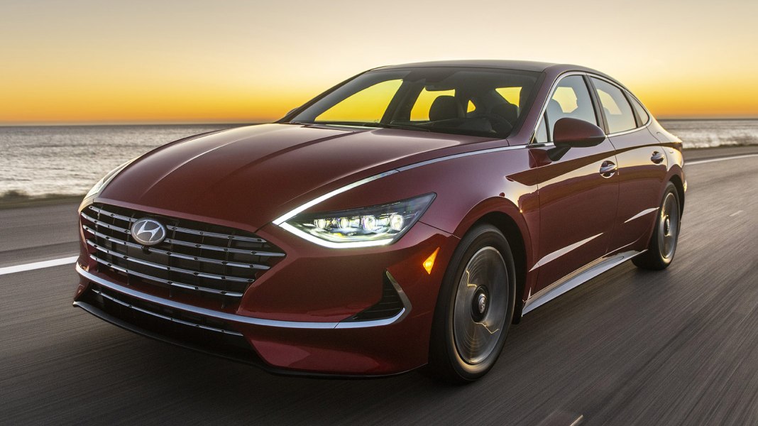 2022 Hyundai Sonata Hybrid Choosing the Right Trim Autotrader