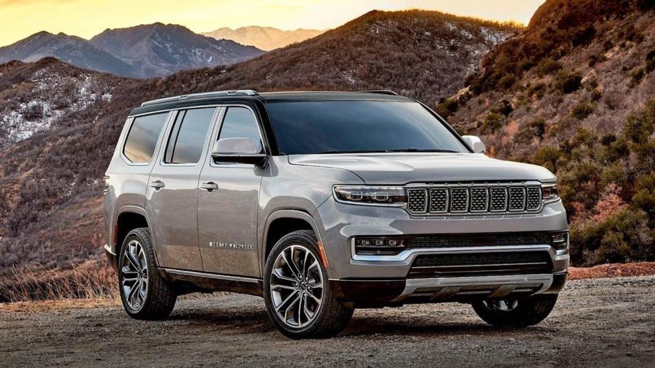 2022 Jeep Grand Wagoneer Front Right Side in Silver