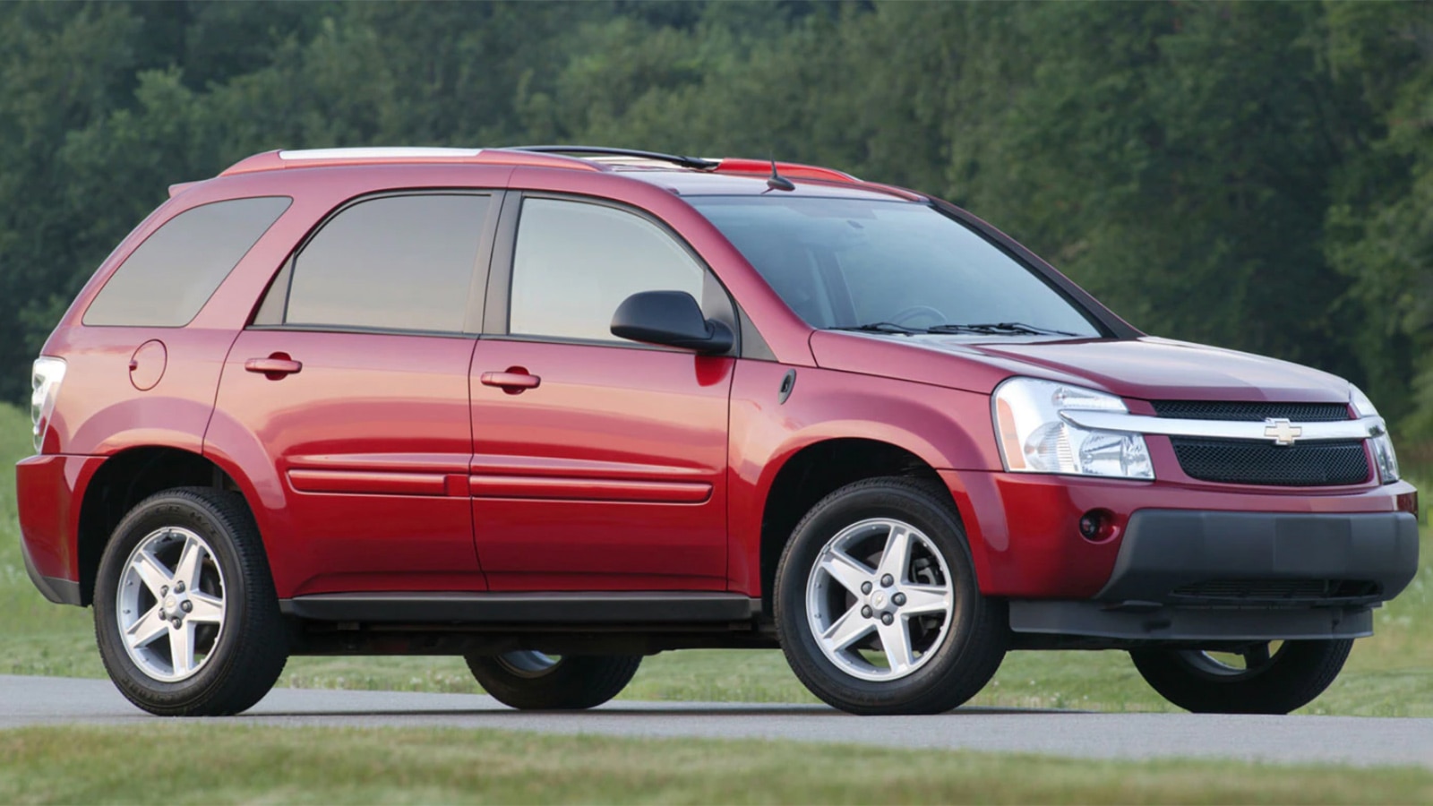 2007 Chevrolet Equinox delantero izquierdo en rojo