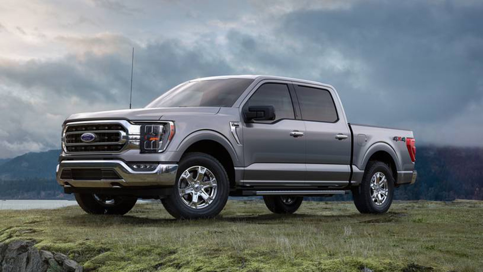 Is it better to shop buy last year car model