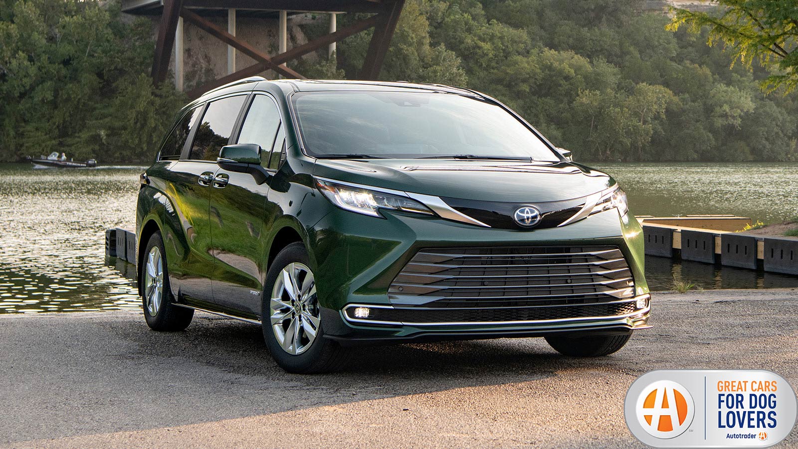 Toyota Sienna 2021 en verde esmeralda.