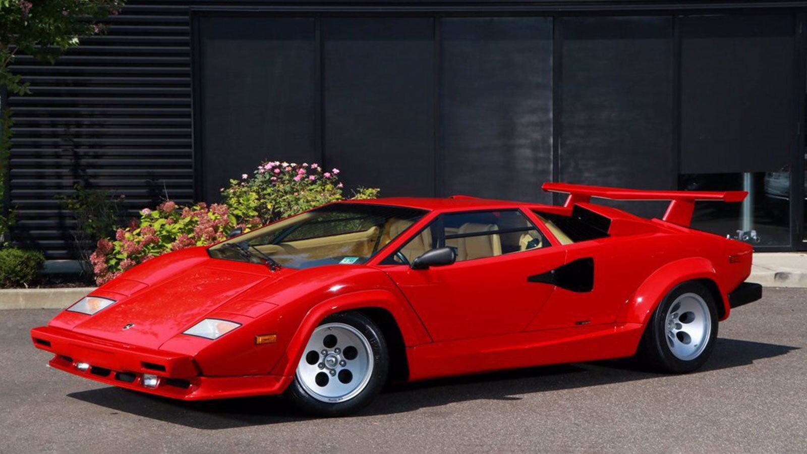 Lamborghini Countach: Review, Price, Specs and Models - LamboCARS