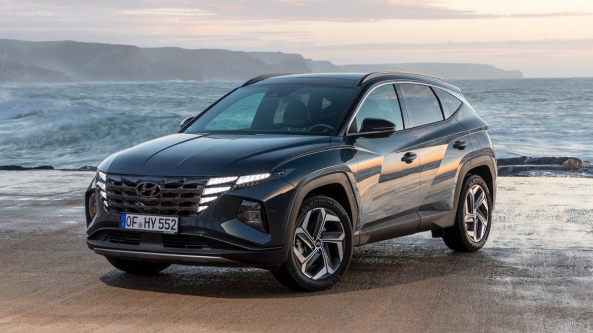 The 2021 Hyundai Tucson Front Left in Graphite Grey