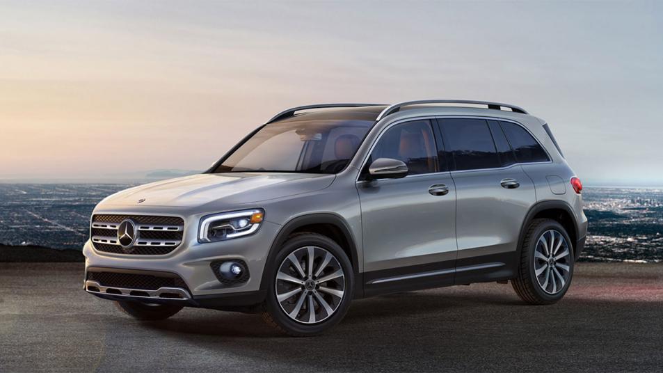 2022 Mercedes-Benz GLB Front Left in Silver