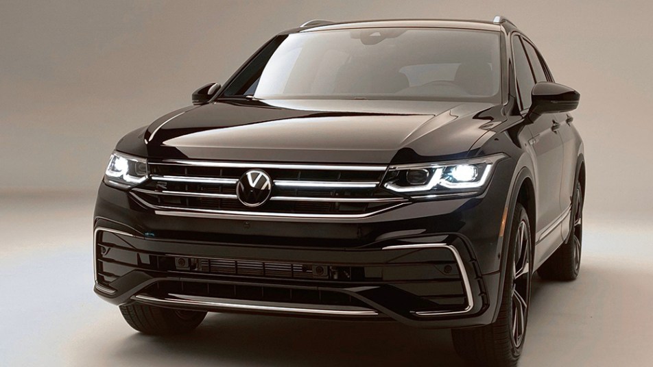 2022 Volkswagen Tiguan SEL R-Line Black Front Left in Black