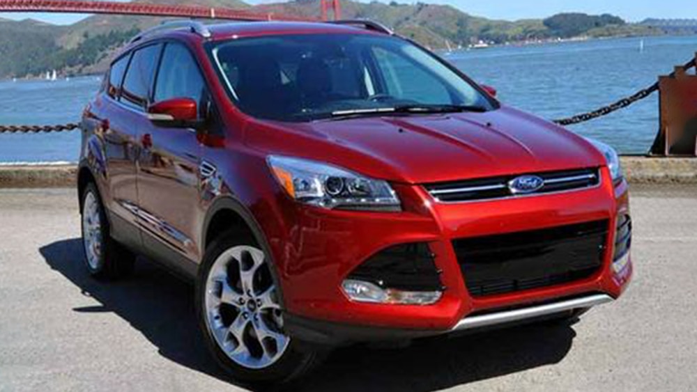 2013 Ford Escape delantero derecho en rojo