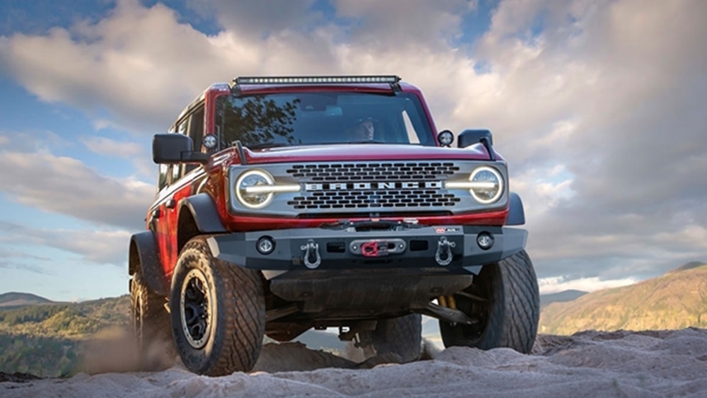 2022 Ford Bronco Black Diamond Front in Red