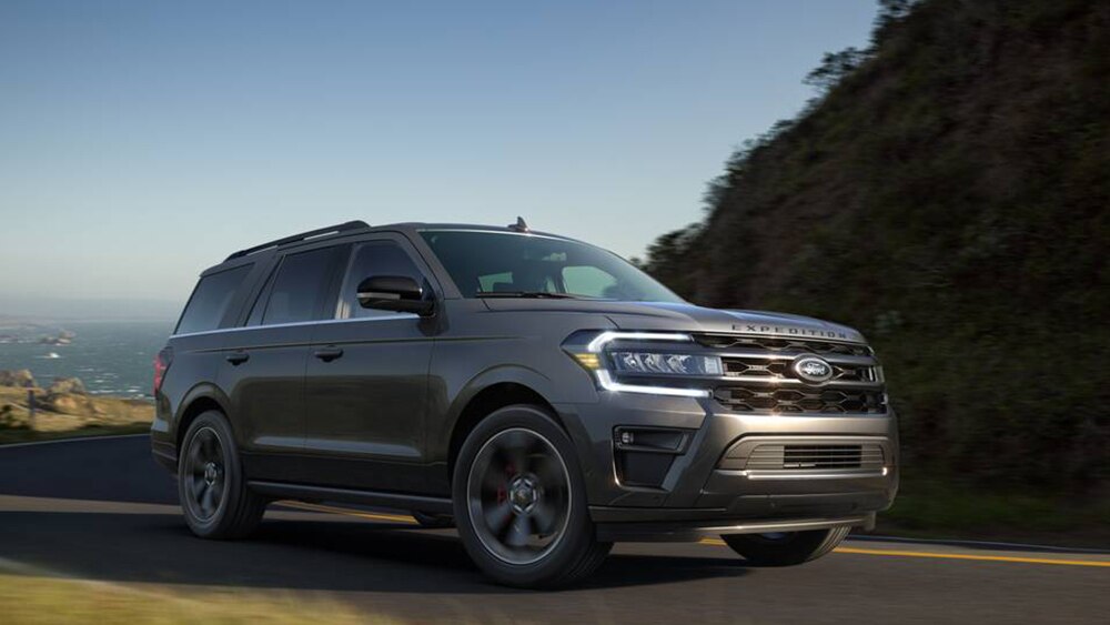 2022 Ford Expedition King Ranch front right