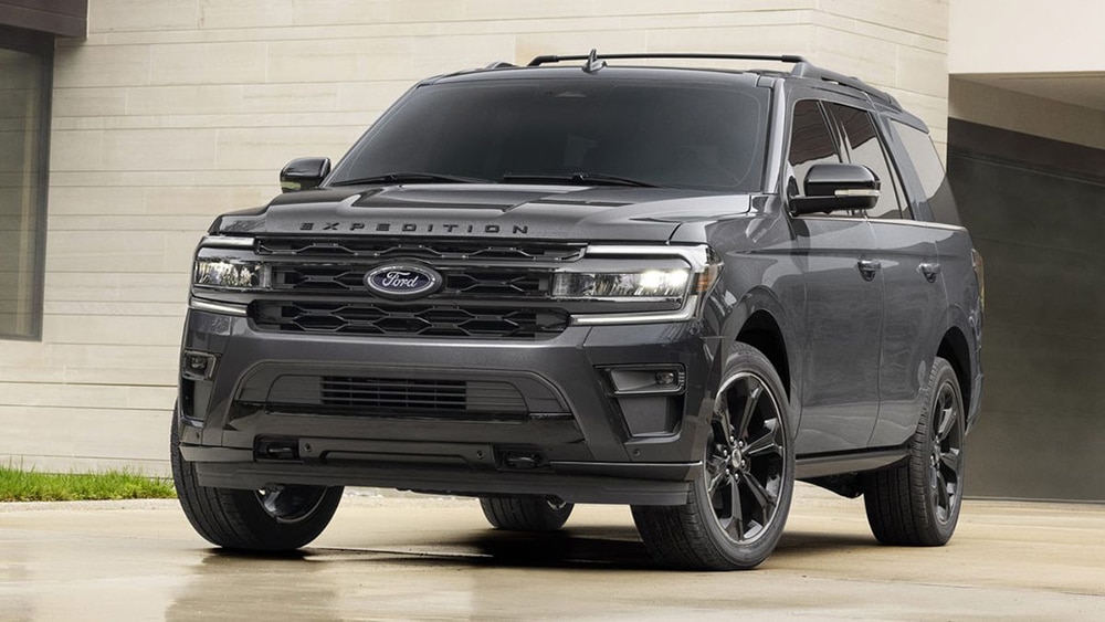 2022 Ford Expedition Limited front left in grey