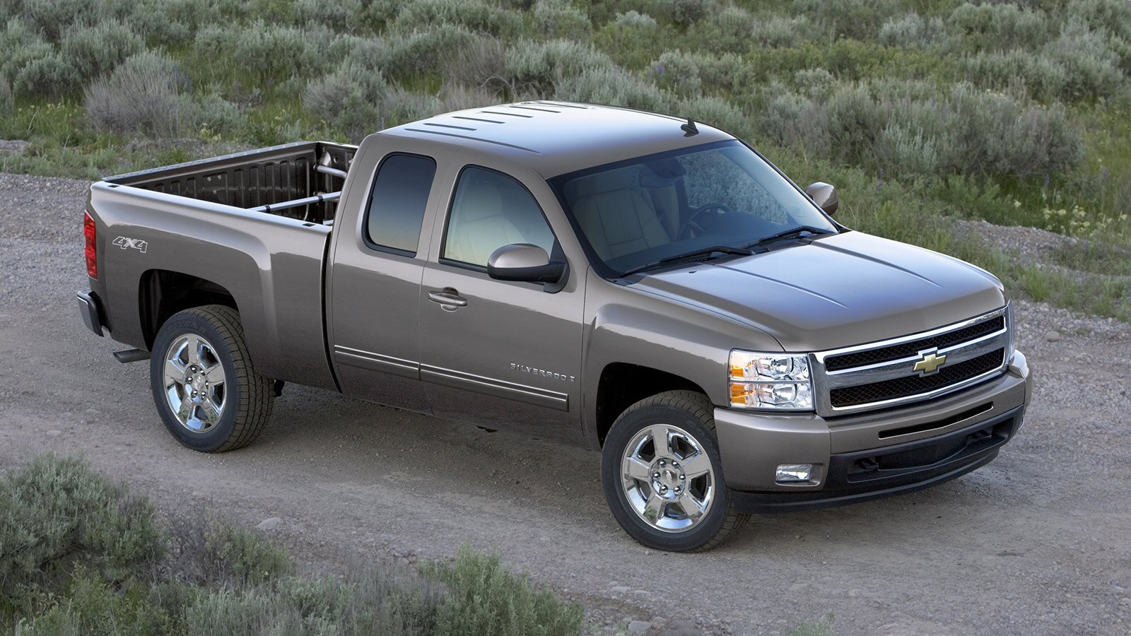 2009 Chevrolet Silverado 1500 en color carbón.
