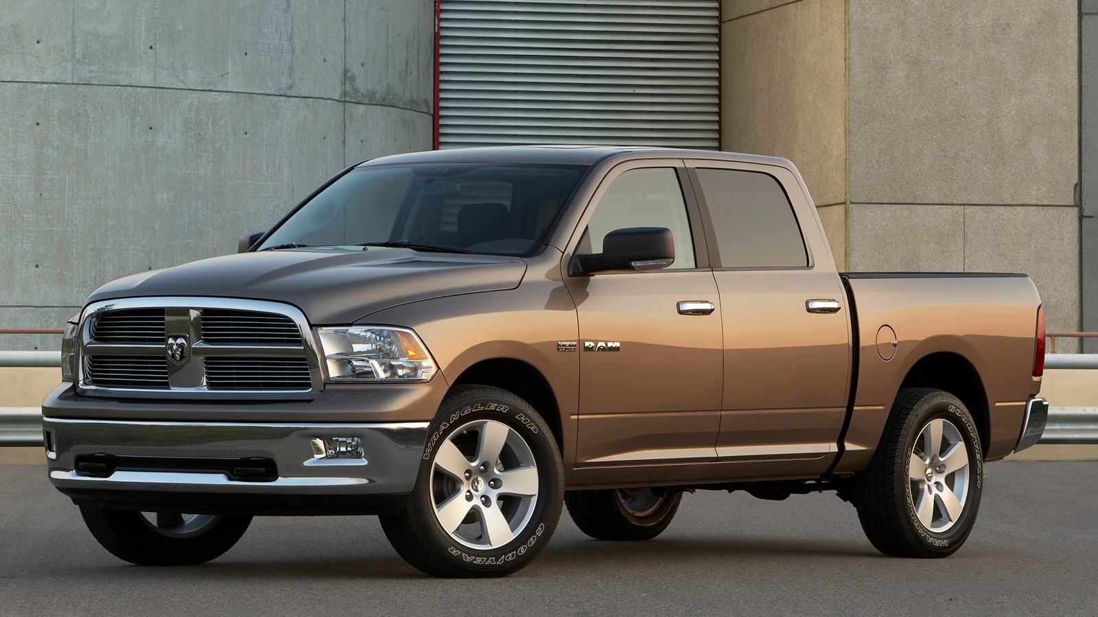 2009 Chevrolet Silverado 1500 en marrón.
