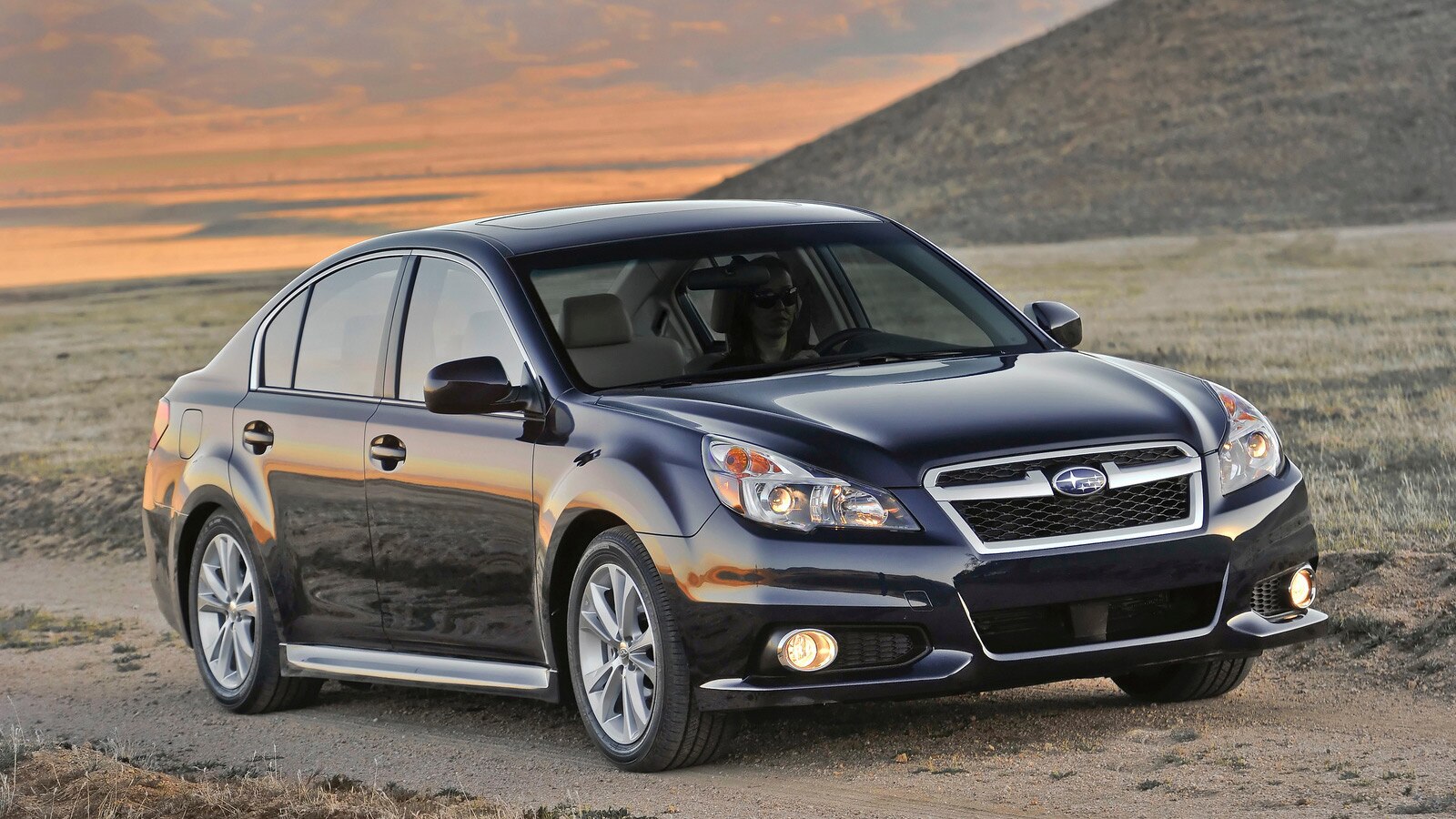2013 Subaru Legacy Delantero Derecho en Azul