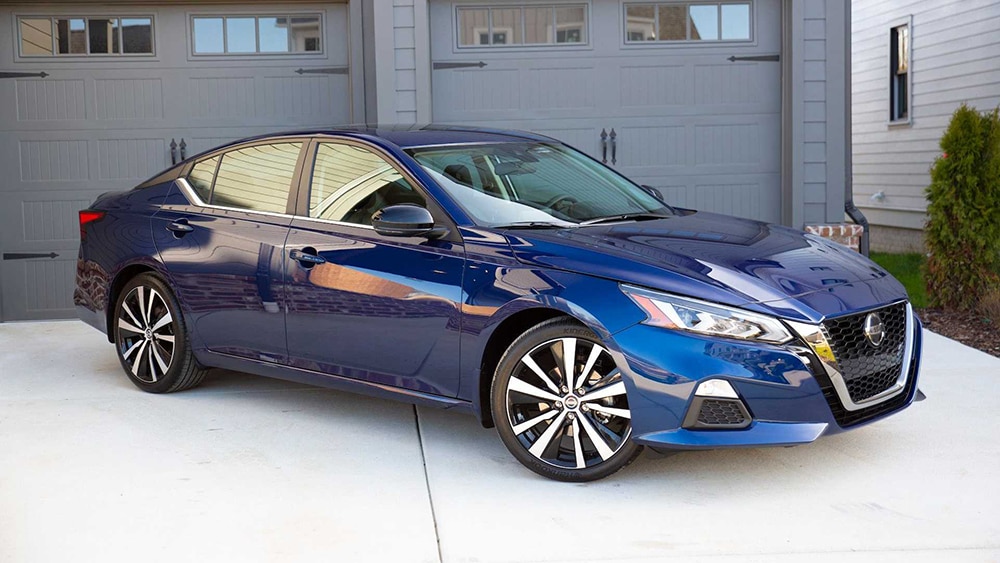 2022 Nissan Altima SL front right in blue