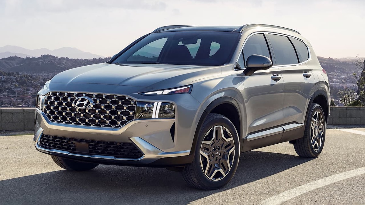 2022 Hyundai Santa Fe delantero izquierdo en plata