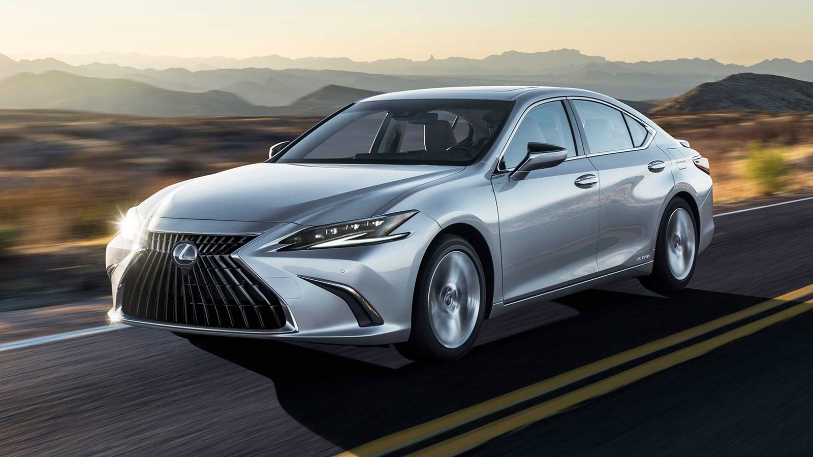2022 Lexus ES 250 Luxury front left in silver