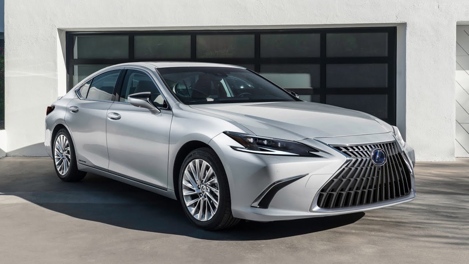 2022 Lexus ES 250 Ultra Luxury front right in silver