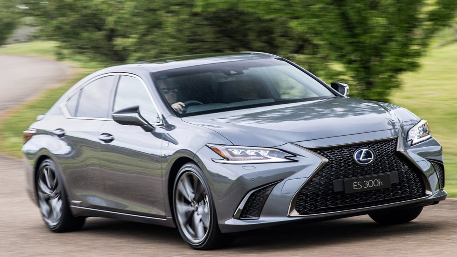 2022 Lexus ES 300h front right in silver