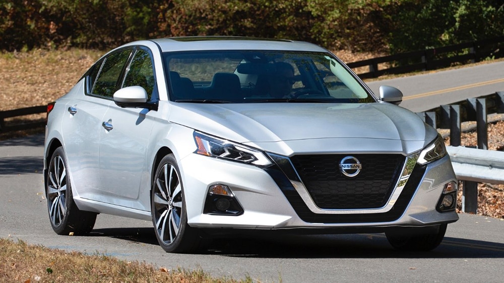 2022 Nissan Altima Platinum front right in silver
