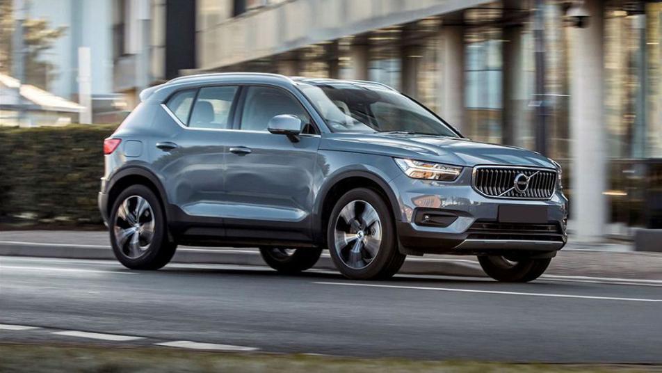 2022 Volvo XC40: Choosing the Right Trim