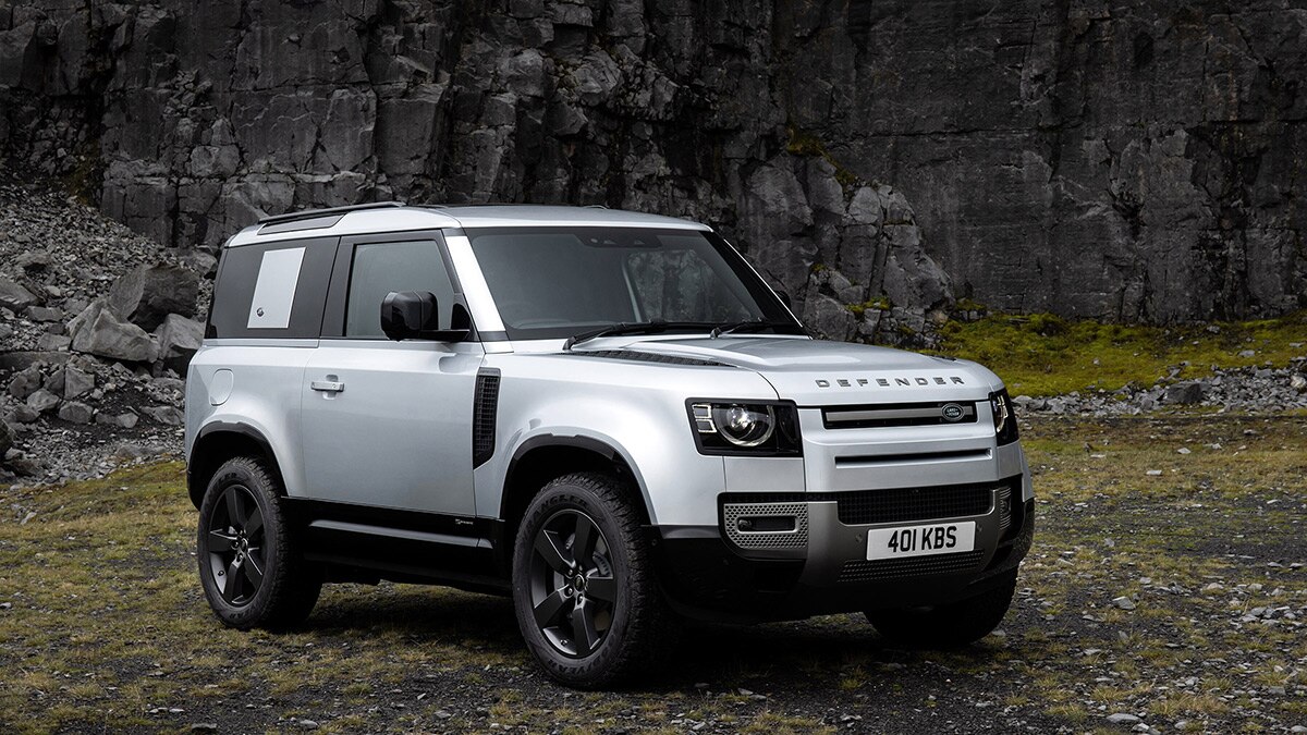 2023 Land Rover Defender P300 Standard front right
