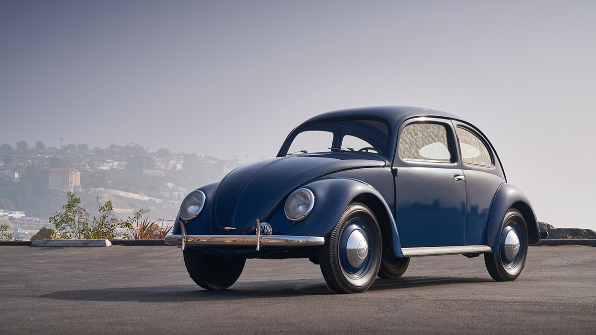 1949 Volkswagen Beetle Front left in blue