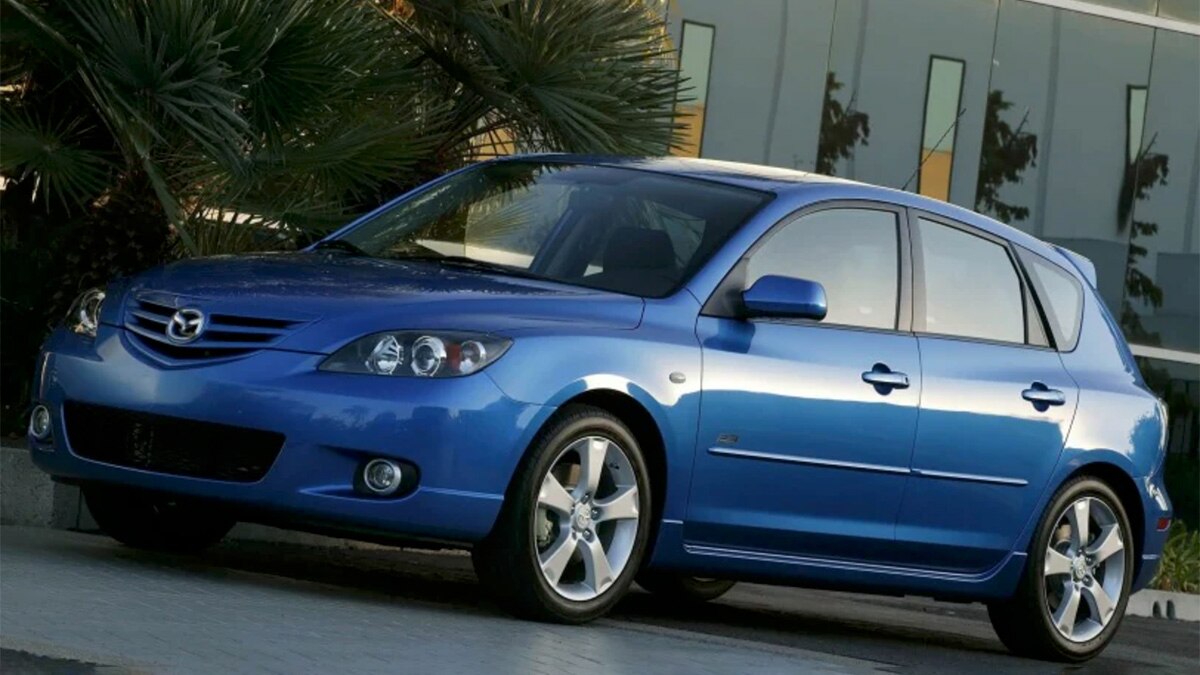 2007 Mazda3 hatchback delantero izquierdo en azul
