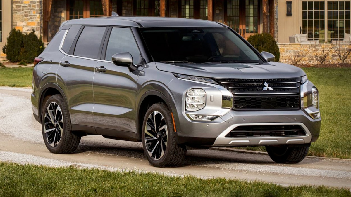 2022 Mitsubishi Outlander Sport LE front right in silver