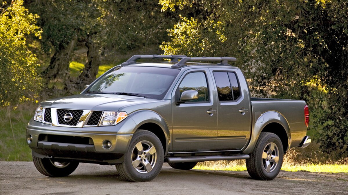 2008 nissan frontier front left