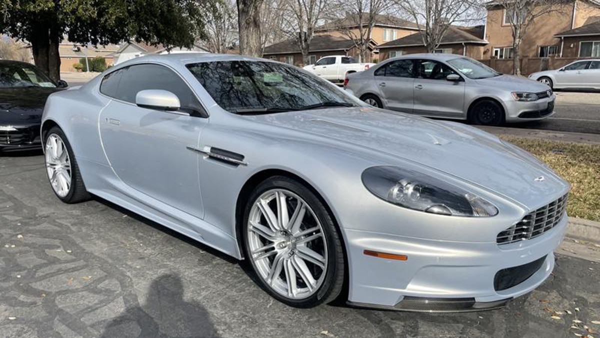 2009 Aston Martin DBS Coupe front right