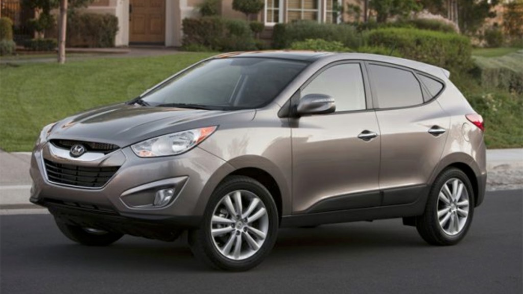2012 Hyundai Tucson front left