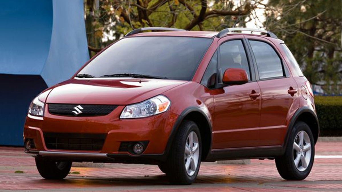2013 Suzuki SX4 front left red