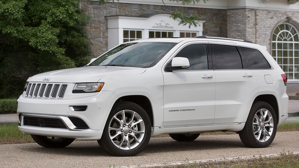 2016 Jeep Grand Cherokee delantero izquierdo en blanco