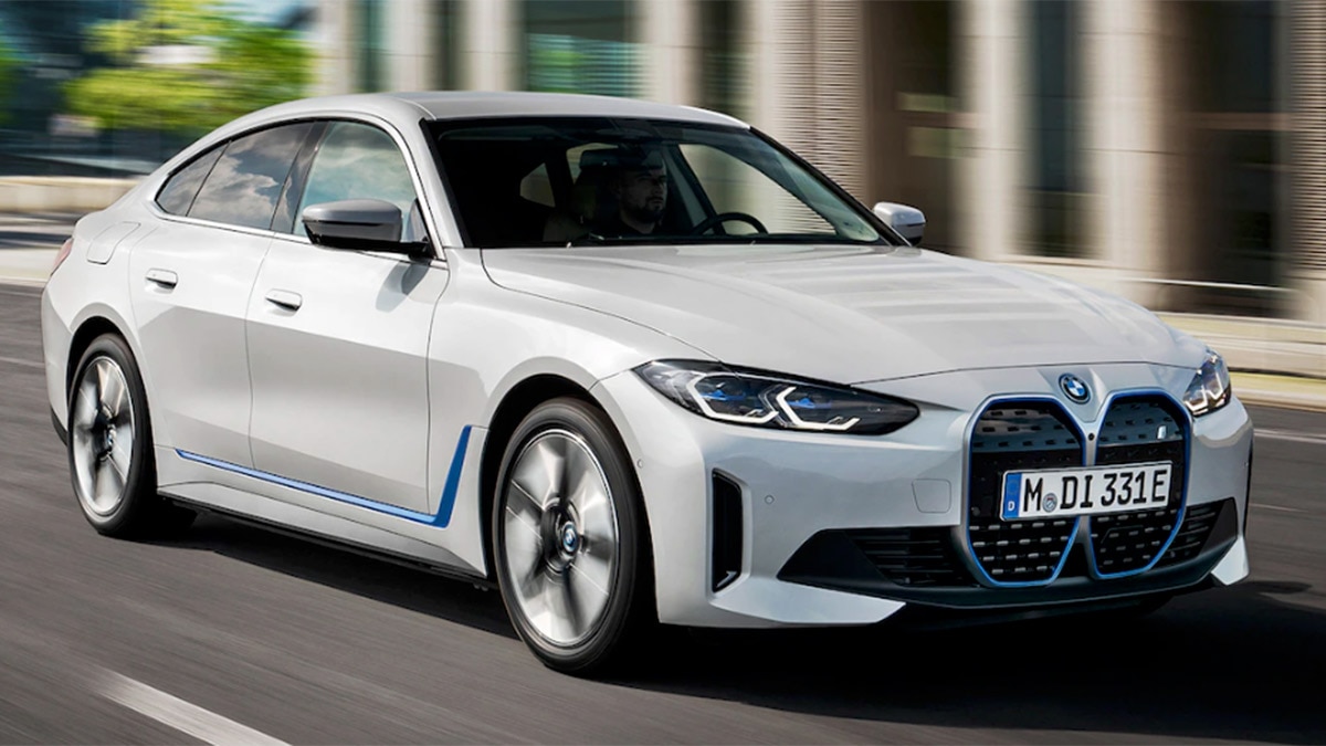 2022 BMW i4 eDrive40 front right in white