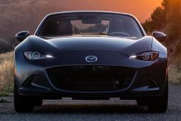 2022 Mazda MX5 Miata front in silver