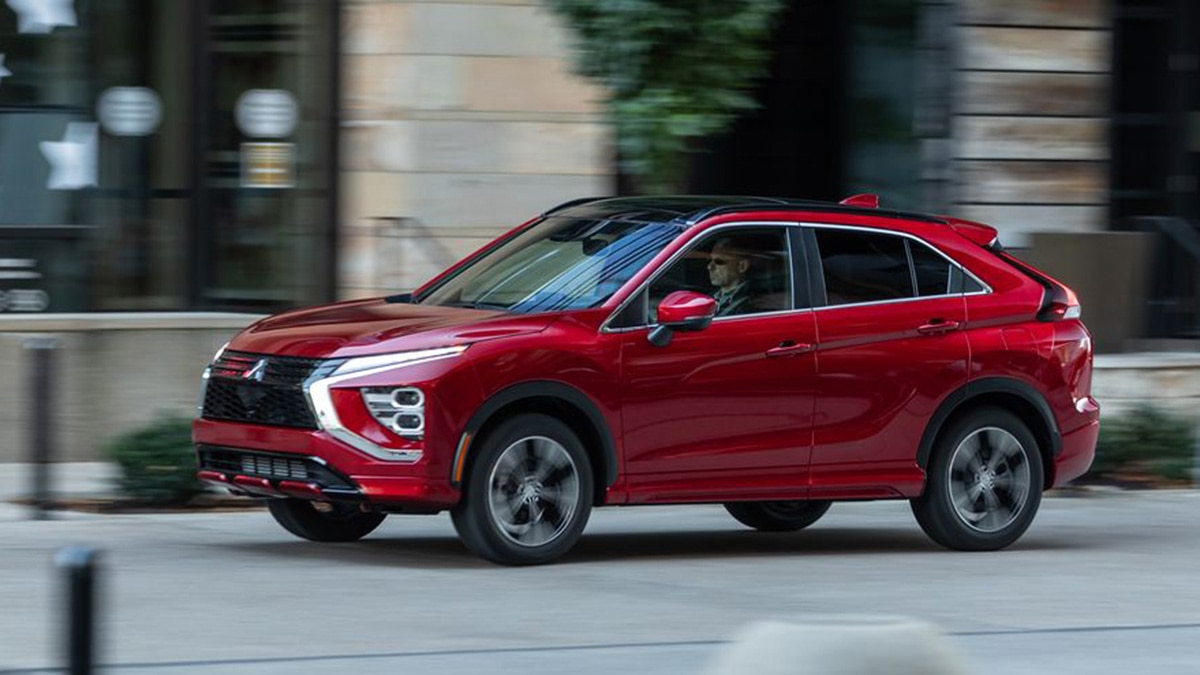 2022 Mitsubishi Eclipse Cross ES front left in red