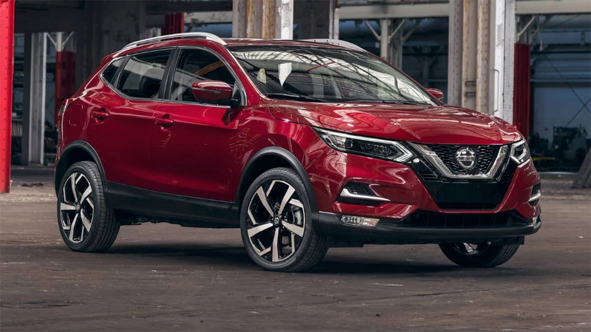 2022 Nissan Rogue Sport SV front right