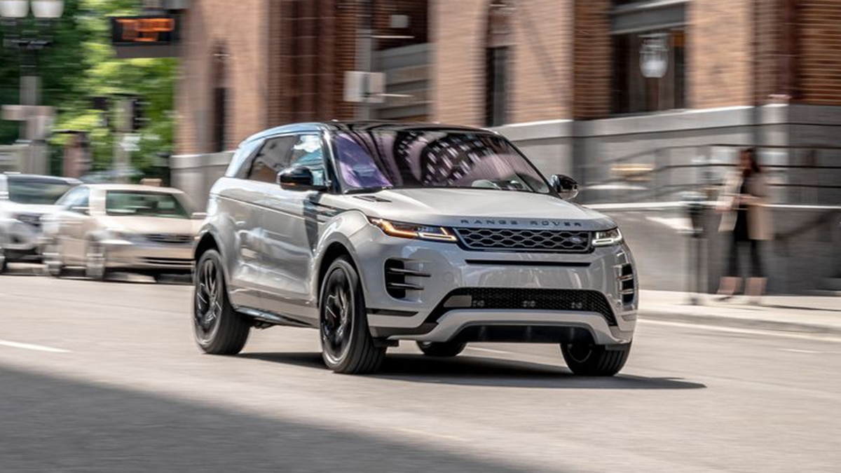 2022 Range rover evoque se front right