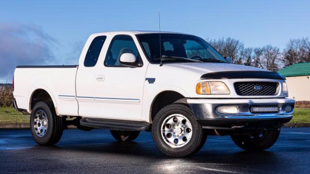 The 1998 Ford F-250 Will Make You Do a Double Take - Autotrader