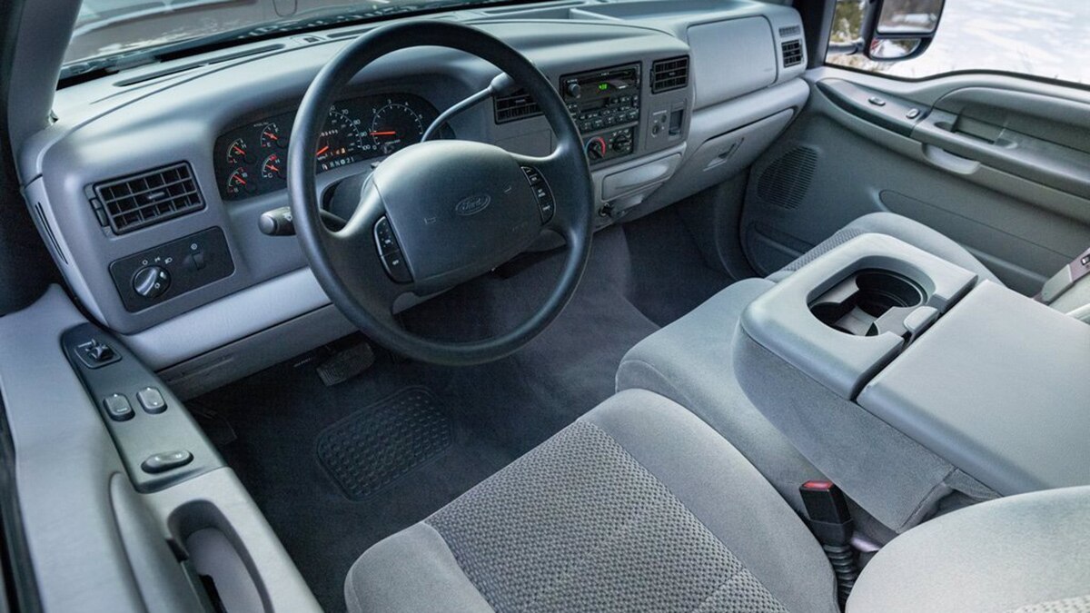 2001 Ford F250 interior