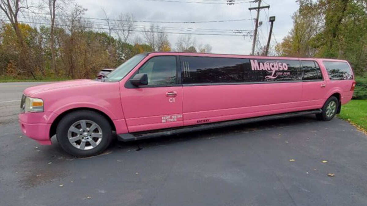 2009 Ford Expedition Limo