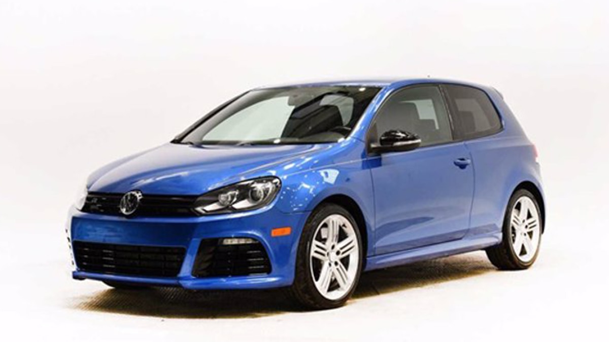 2013 Volkswagen Golf R front left in blue