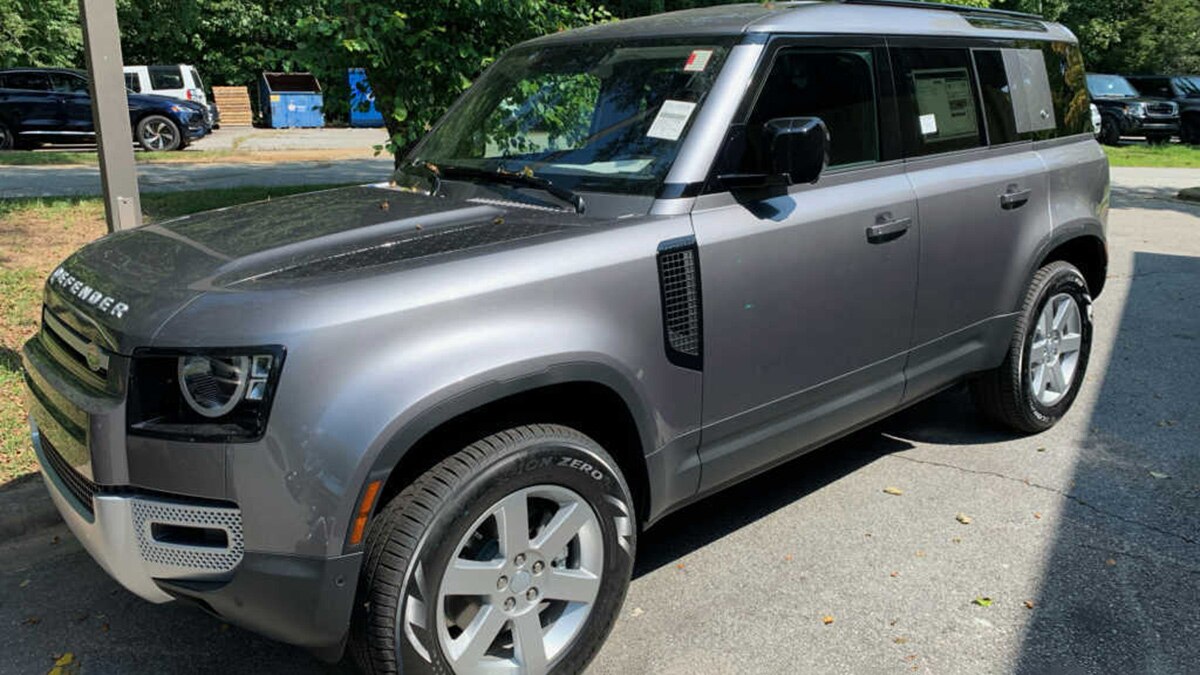 2022 Land Rover Defender front left